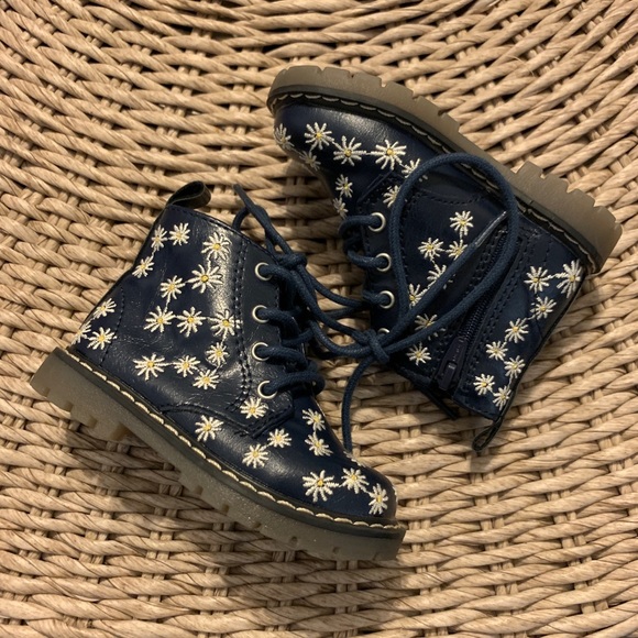 zara daisy boots